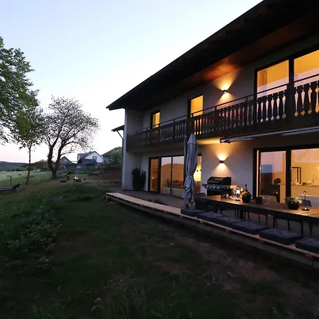 Talblick9 - Architektenhaus Mit Sauna Gerolstein