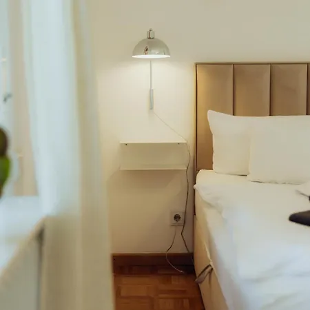 Talblick9 - Architektenhaus Mit Sauna * גרולסטיין